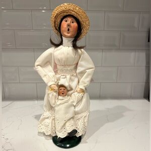 Byers Choice caroler Mother with Toddler 1992